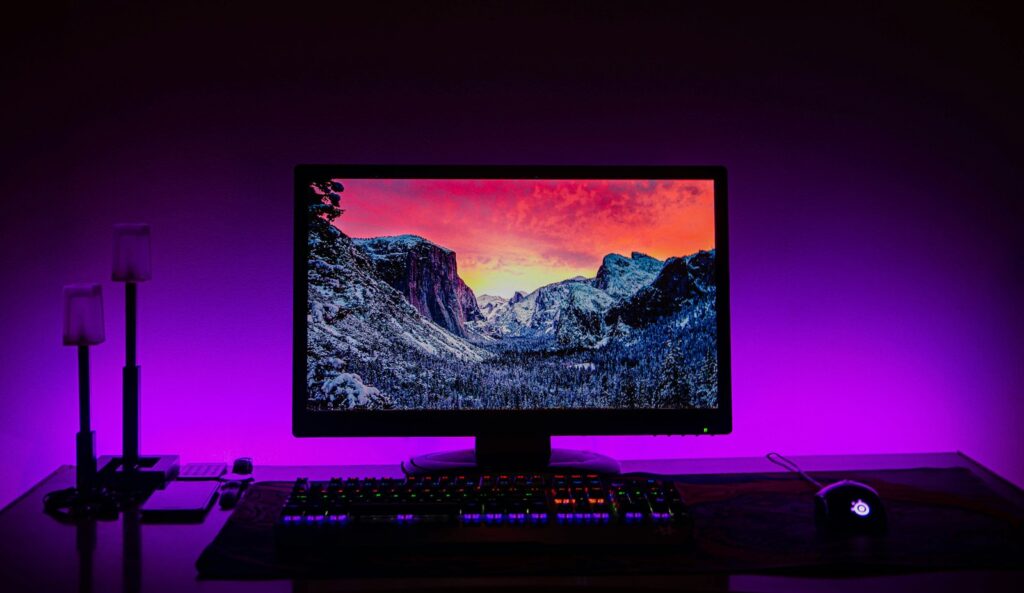 OLED Gaming-Monitor: schwarzer Flachbildschirm in Nahaufnahme